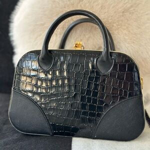 Vintage Elegant Black Crocodile-Embossed Women's Cosmetic Bag